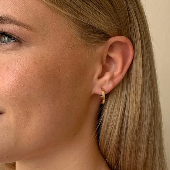 Moe Ring Ear Plain Gold