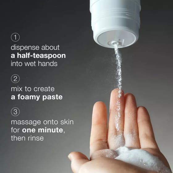 Dermalogica Daily Microfoliant 74 g peeling viser pulver som blir til et glatt skum med vann.