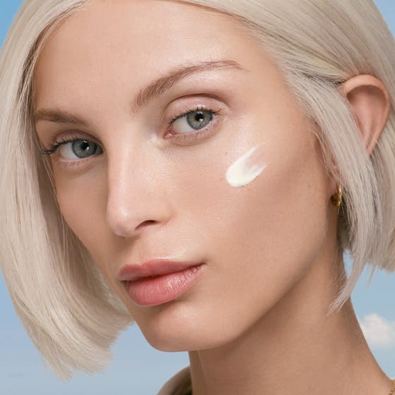 Sun Perfect AIR Daily Invisible Fluid Glow Booster SPF50