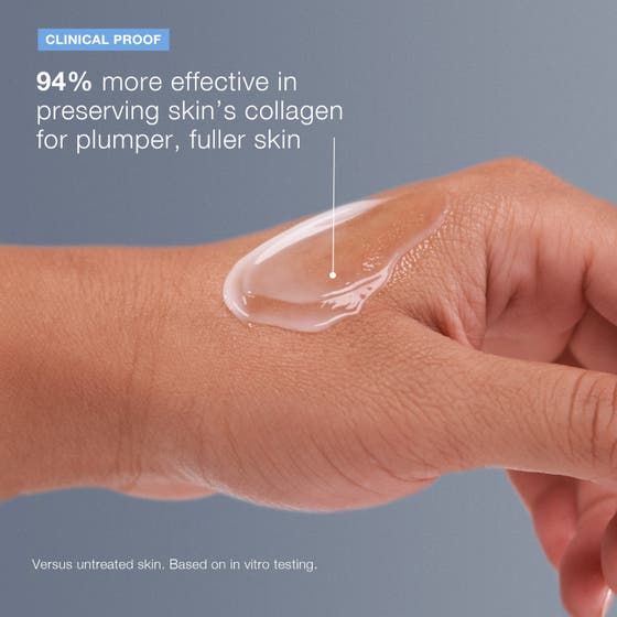 Dermalogica Pro-Collagen Banking Serum 30 ml påføres i håndflaten for å bevare hudens kollagen.