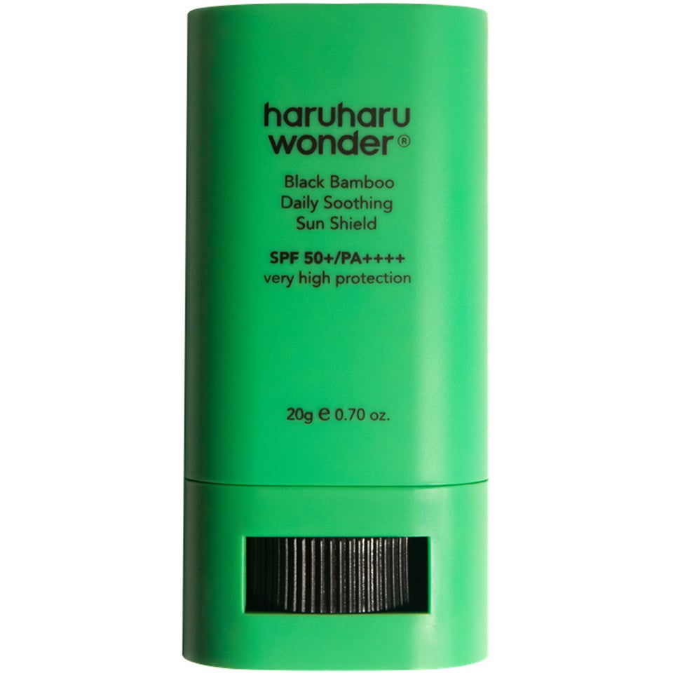 Black Bamboo Daily Soothing Sun Shield SPF50+PA + + + + 20 g