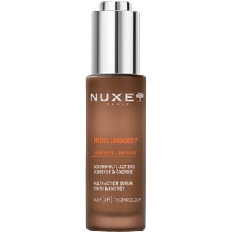 Nuxe Men Boost Multi-Action Serum 30 ml ger huden ny energi i en brun frostad glasflaska med silvrig pump.