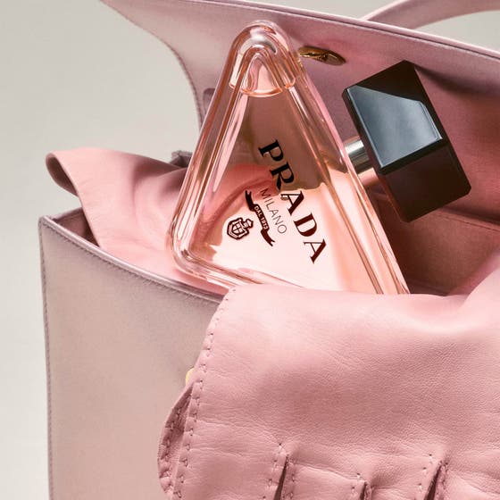 Prada Paradoxe 90 ml blommig designer parfym med tre trekantiga glasflaskor och en refillflaska