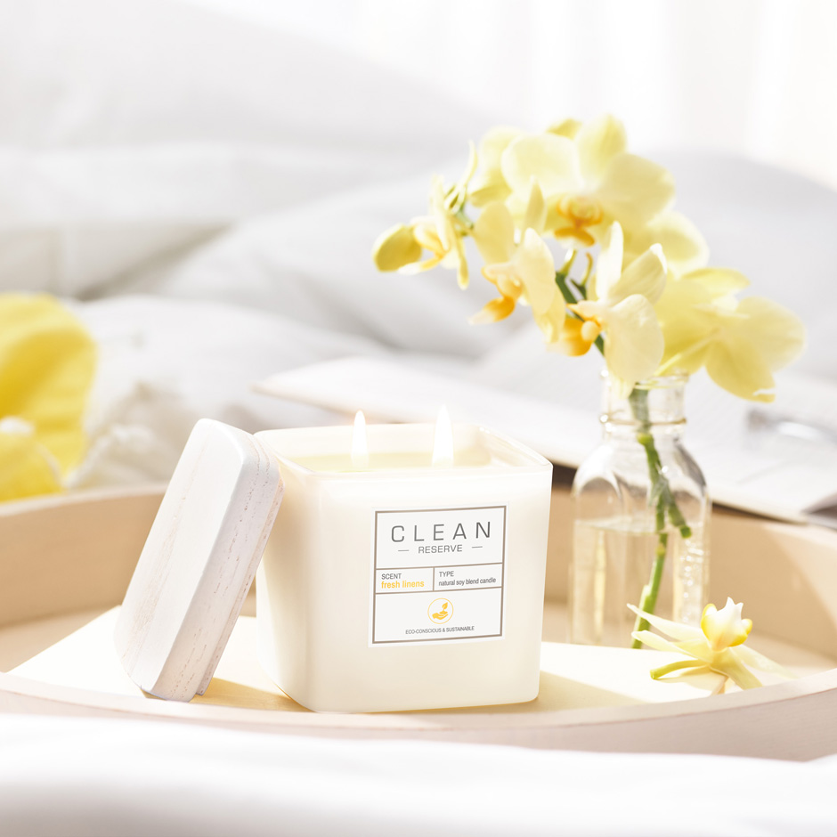 Space Fresh Linens Candle