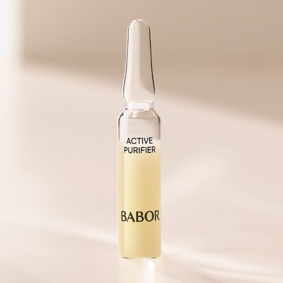 Babor Ampoule Active Purifier 14 ml puhdistava seerumi epäpuhtauksille kirkkaassa lasiampullissa.