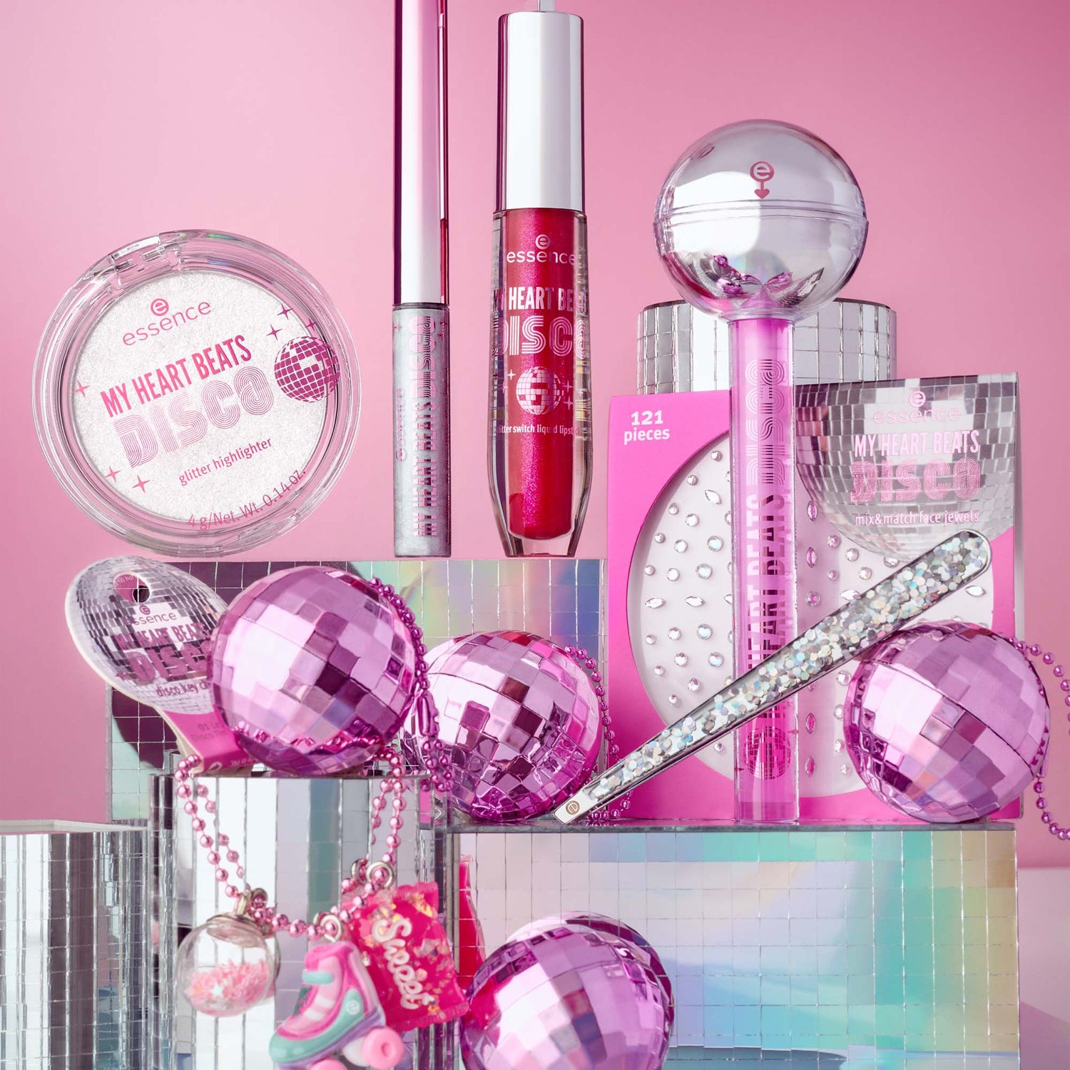 Alternativ bild 1 för essence MY HEART BEATS DISCO Mix&Match Face Jewels 121 pcs