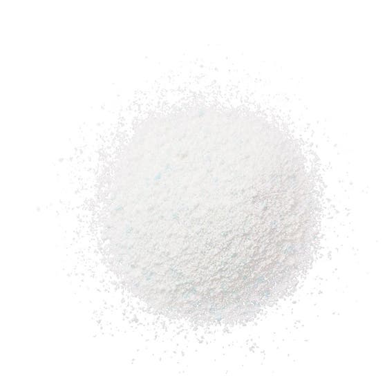 Sensai Silky Purifying Peeling Powder ansigtsskrub med en fin hvid og lyseblå tekstur der giver glød