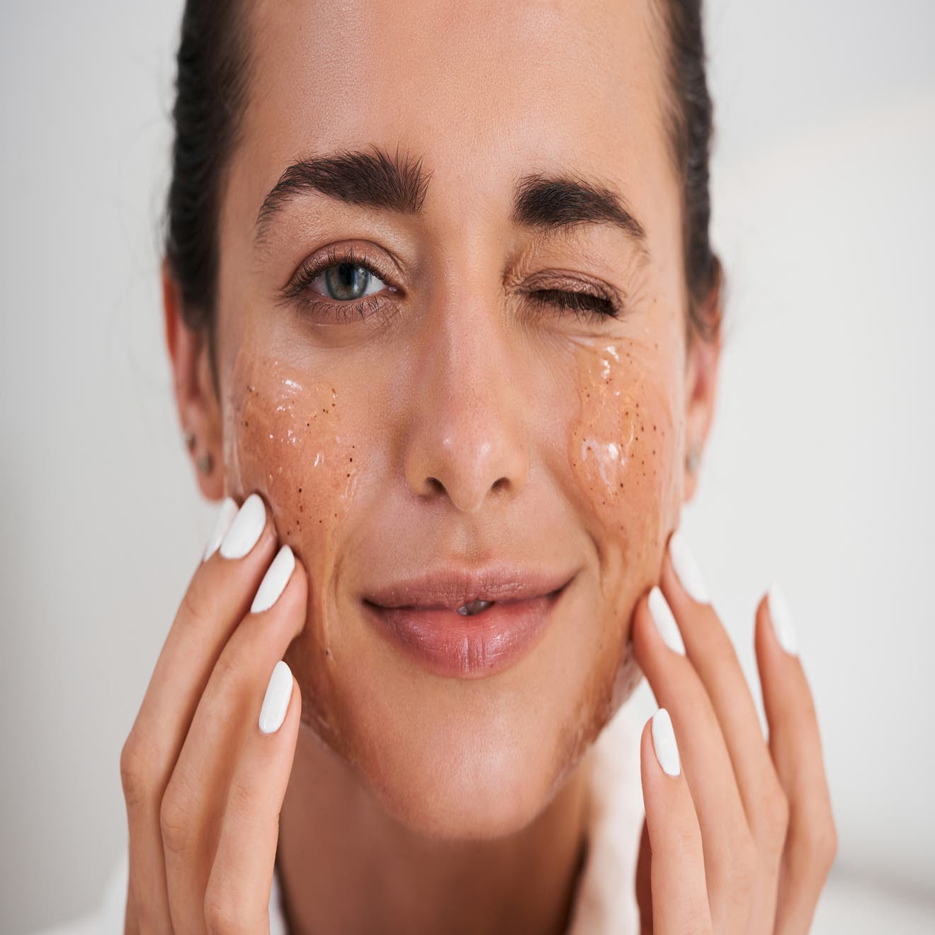 Bäst i test: kroppsskrubb & peeling 2025 – våra 5 favoriter för len sommarhud