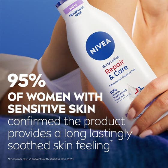 NIVEA Repair & Care Fragrance Free Body Lotion 400 ml för torr hud med vit snabbabsorberande textur på huden.