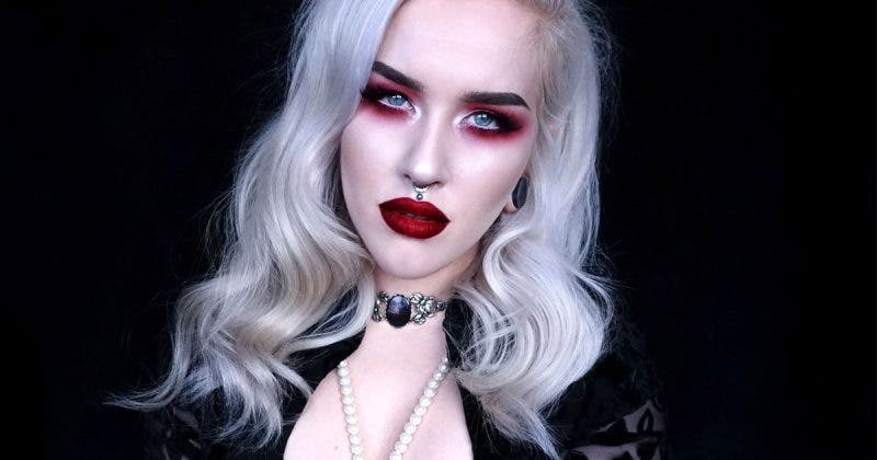 Enkel Halloween-sminkning: Så gör du en klassisk look hemma steg för steg