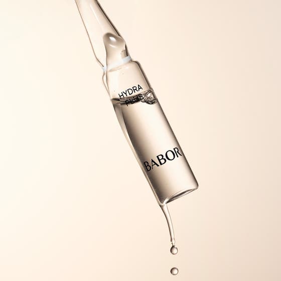 Babor Ampoule Hydra Plus 14 ml fuktserum i glassampulle som gir intens fuktighet med klare dråper