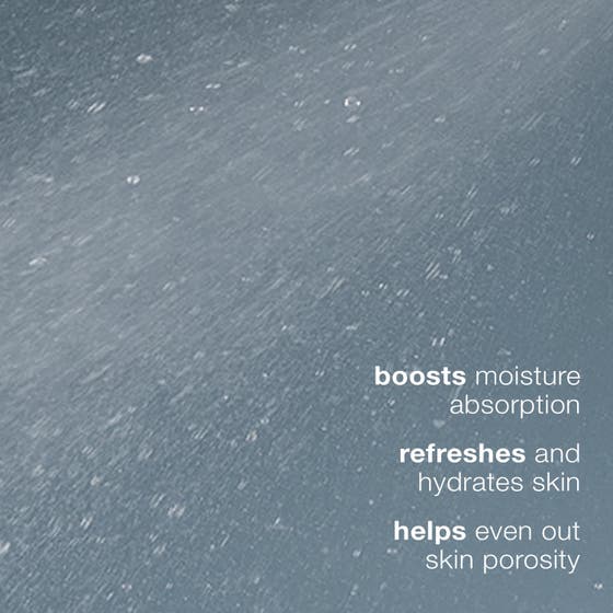 Dermalogica Multi-Active Toner 250 ml fuktgivende ansiktsvann i hvit sprayflaske som beroliger tørr hud umiddelbart.