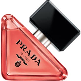 Prada Paradoxe Intense Eau de Parfum 30ml intensiv damparfym i triangelformad glasflaska med rosa vätska och svart kork