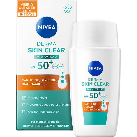 Nivea Derma Skin Clear Daily UV Fluid SPF 50+ mattande solskydd med niacinamide i vit flaska och ytterkartong