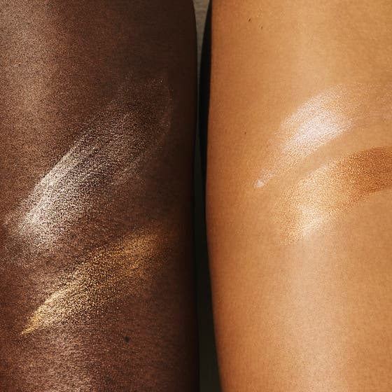 Sol de Janeiro Rio Sunset Bronze Glow Oil 75 ml lystergivande kroppsolja ger glöd visat i swatches på olika hudtoner.