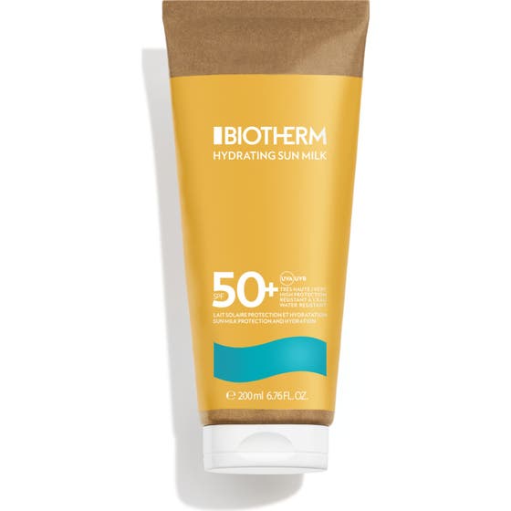 Biotherm Waterlover Hydrating Sunmilk SPF50 200 ml solkrem med en myk og kremet hvit tekstur