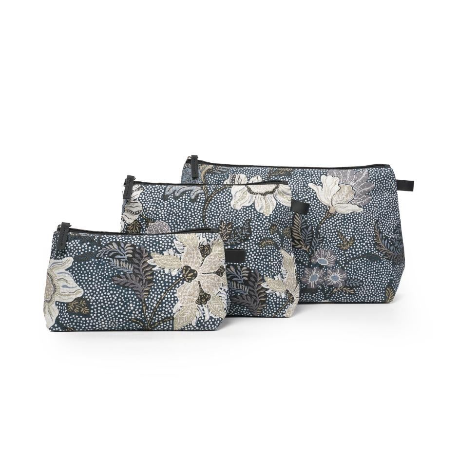 Alternativ bild 1 för Ceannis Cosmetic Medium Denim Blue Flower Linen 23*19*1 cm - pcs 1