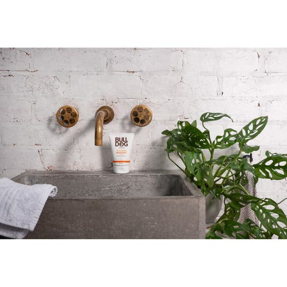 Morgonfrisk - Energigivande Rutin med SPF för Män som Vill Skydda och Fräscha Upp