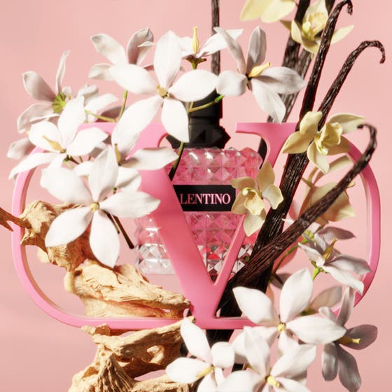 Valentino Born in Roma Donna 50 ml blommig italiensk parfym i ikonisk nitad flaska med jasmin och vanilj
