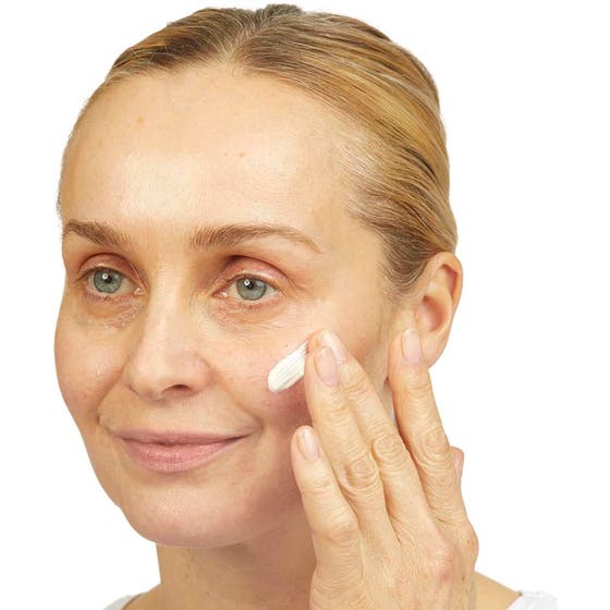 Lift & Luminate Triple Action Day Cream SPF15