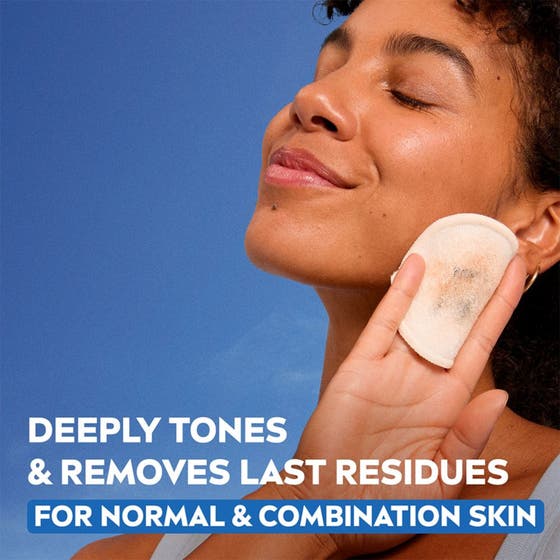 NIVEA Refreshing Toner 200 ml fuktgivende ansiktsvann med lotusblomst i blå flaske omgitt av vannsprut