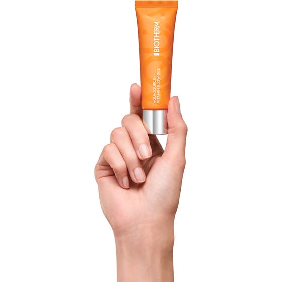 Biotherm Aquasource Vitamin Glow Gel 30 ml fugtgivende ansigtscreme med en glansfuld orange geltekstur
