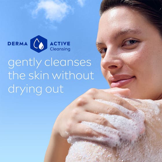 NIVEA Creme Care Shower 250 ml pleiende dusjsåpe som helles ut i hånden for en silkemyk hudfølelse i dusjen