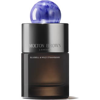 Molton Brown Bluebell & Wild Strawberry Eau de Parfum 100 ml tummassa lasipullossa jossa sininen pyöreä korkki