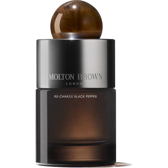 Molton Brown Re-Charge Black Pepper Eau de Parfum 100 ml tummassa lasipullossa ruskealla pallokorkilla
