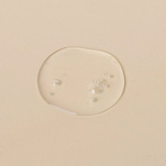 Dermalogica Clear Start Foaming Wash djuprengörande ansiktsrengöring med genomskinlig gelkonsistens och små luftbubblor.