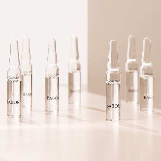 Babor Ampoule Collagen Booster 14 ml oppstrammende serum i klare glassampuller på en lys flate.