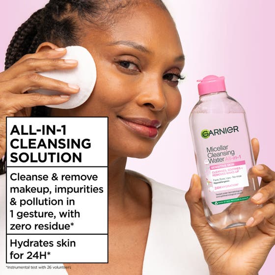 Garnier Skin Active Micellar Cleansing Water 100 ml beroligende ansigtsrens i klar flaske med pink låg og Cruelty Free logo.