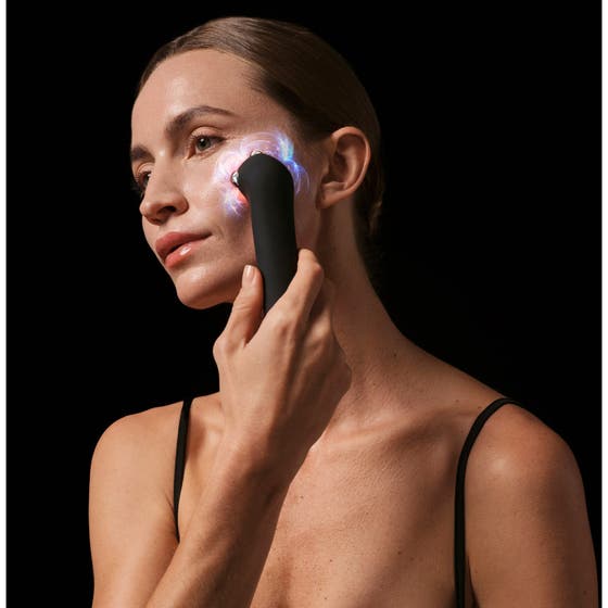 FAQ™ 402 Dual Microcurrent