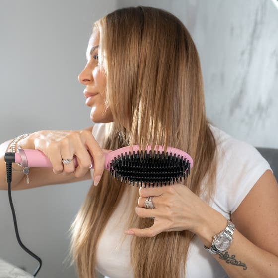 Glide Smoothening Hot Brush Pink