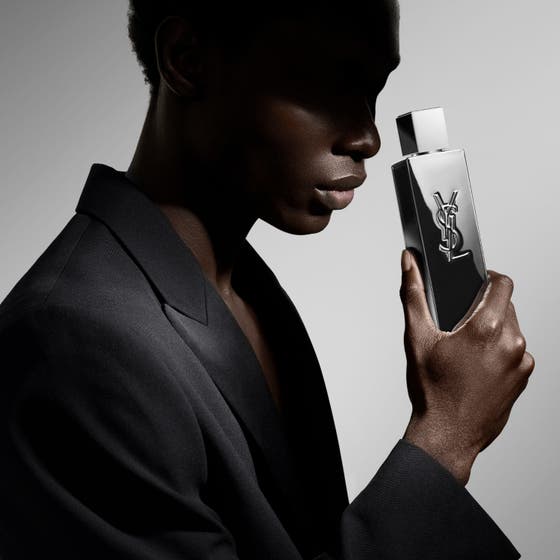 Yves Saint Laurent MYSLF L'Absolu Eau de Parfum 40 ml herreparfyme med blank sølvfarget kork og YSL-logo
