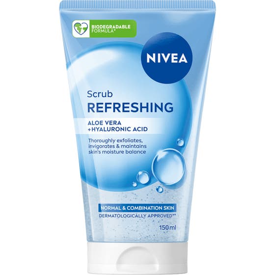 Nivea Refreshing Scrub 150 ml återfuktande ansiktsskrub med aloe vera i ljusblå tub med vit kork och synlig geltextur