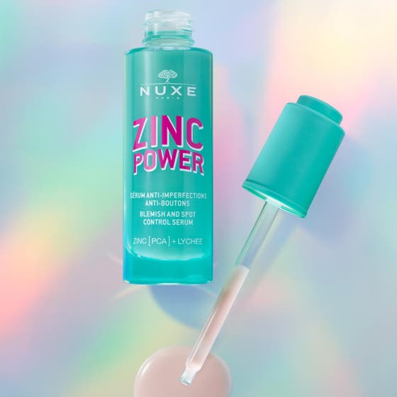 Nuxe Zinc Power Blemish And Spot Control Serum 30 ml epäpuhtauksia vähentävä seerumi turkoosissa pullossa ja pipetti