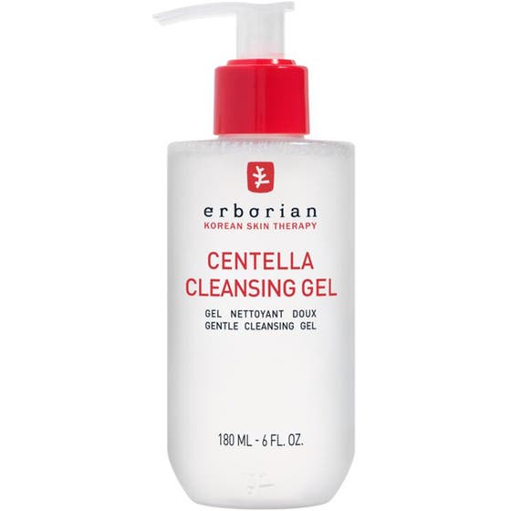 Erborian Centella Cleansing Gel 180 ml mild ansiktsrens som beroliger huden i en frostet flaske med rød pumpe.