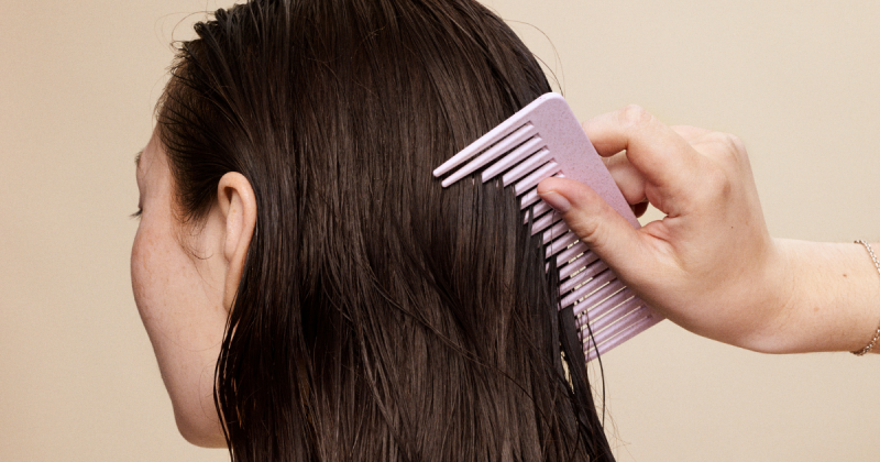 Aldrig mer fett hår! 4 (enkla) steg till en frisk, balanserad hårbotten.