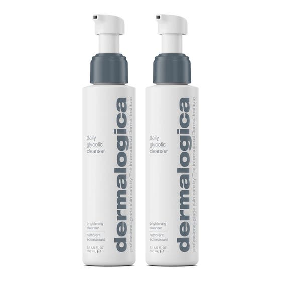 Dermalogica Daily Glycolic Cleanser 150 ml glødgivende ansiktsrens med glykolsyre i to hvite flasker med grå pumpe.