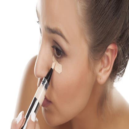 Tryll bort mørke ringer under øynene