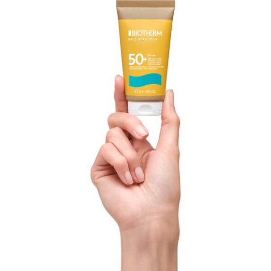 Biotherm Waterlover Creme Solaire Anti-Age 50 ml solcreme til ansigtet med en hvid cremet tekstur