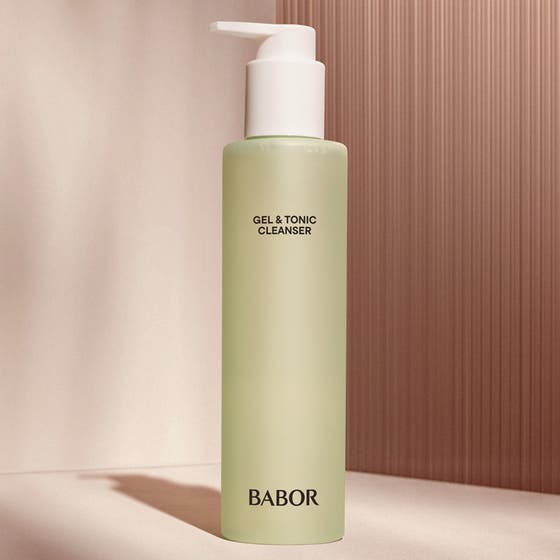 Babor Gel & Tonic Cleanser 200 ml syväpuhdistava puhdistusgeeli himmeässä vaaleanvihreässä pumppupullossa.