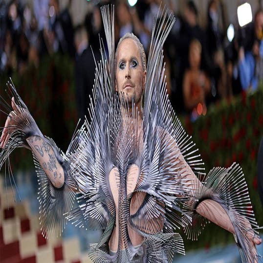 Återskapa Fredrik Robertssons wet look hair från Met-galan