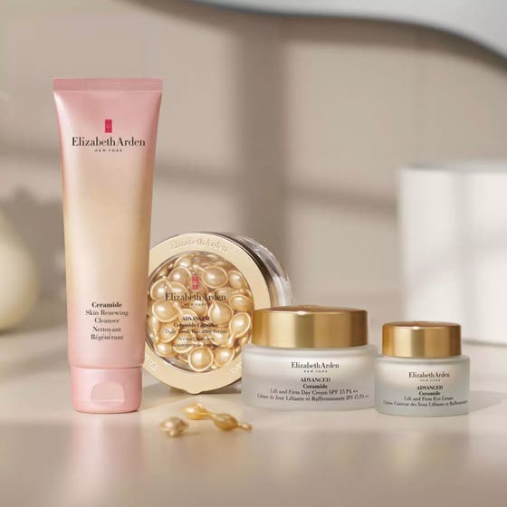 Elizabeth Arden Ceramide Skin Renewing Cleanser 125 ml rengöringsgel visas med ceramidekapslar och lyftande ansiktskrämer