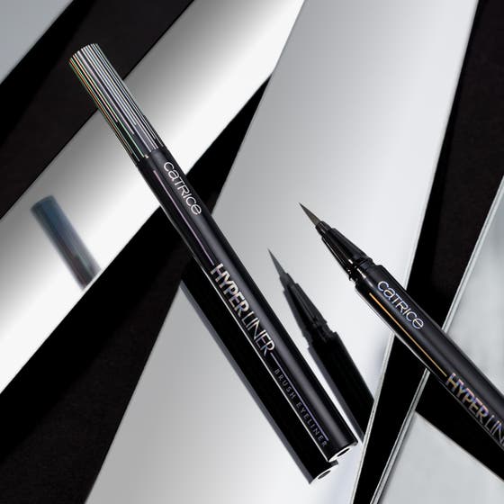 Hyper Liner Brush Eyeliner