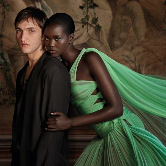 Valentino Born In Roma Green Stravaganza Eau de Toilette 100 ml herreduft vist med ulike duftvarianter og duftnoter