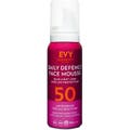EVY Daily Defence Face Mousse 75 ml solskydd ansikte spf 50 blåljusskydd i rosa och lila flaska med vit kork