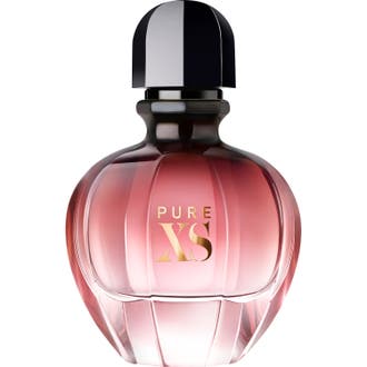 Rabanne Pure XS For Her 50 ml eau de parfum i rosa glasflaska dekorerad med en guldfärgad orm och rosa ytterkartong