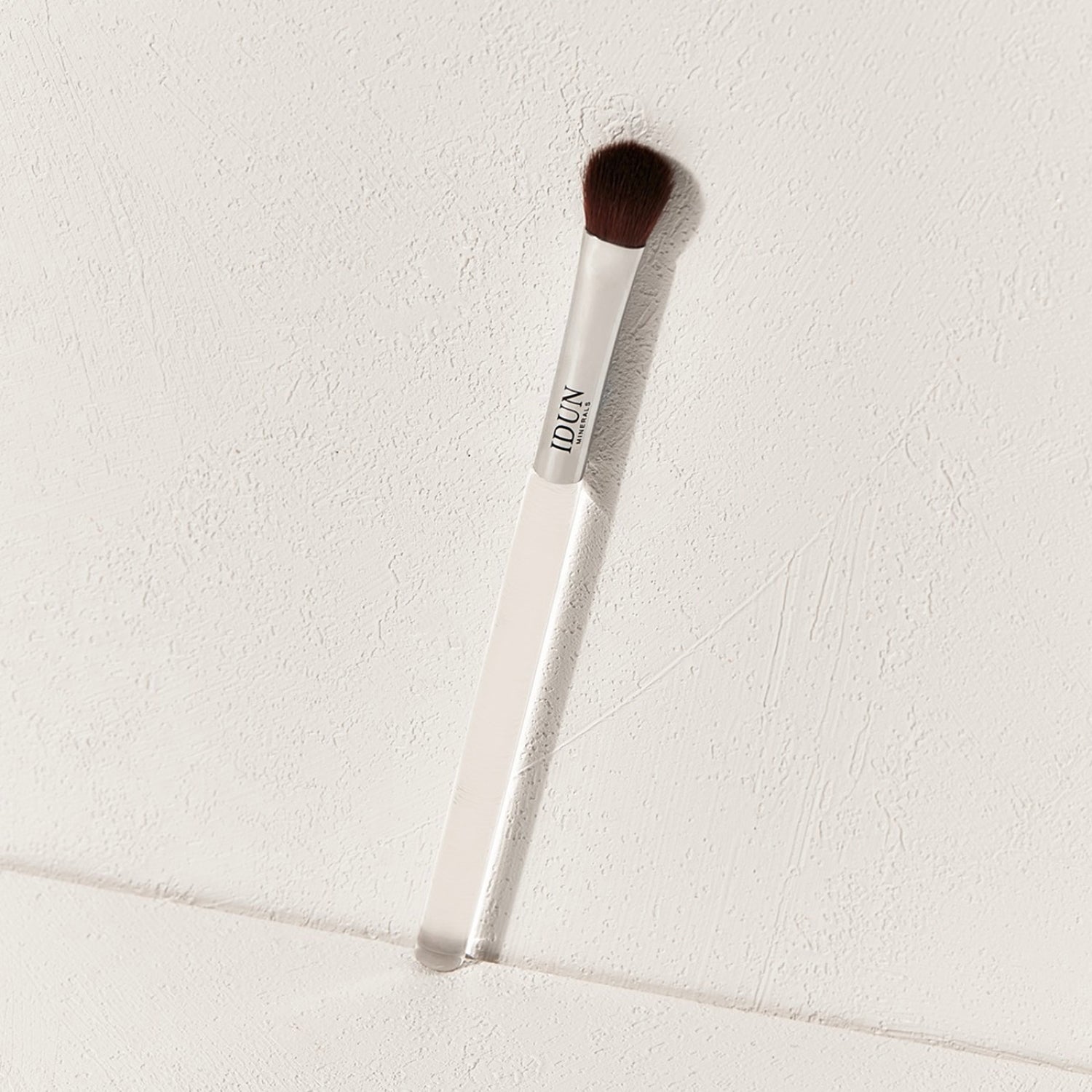 IDUN Minerals Large Kabuki Powder Brush – Große Puderquaste Aus Synthetik, 114 G